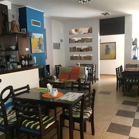 Bed and Breakfast Patio 3*