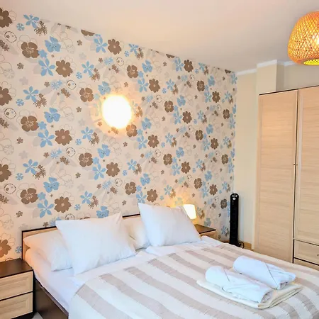 Patio Bed and Breakfast 3*