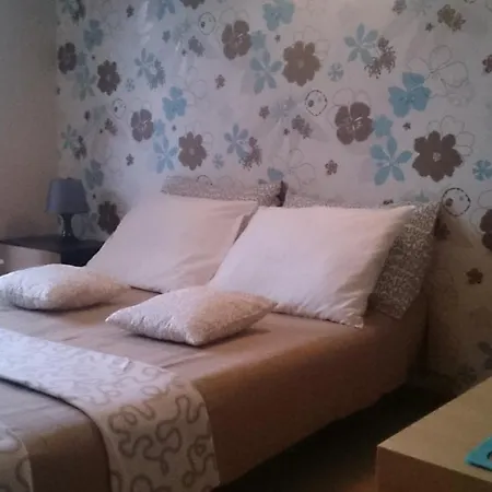 Patio Bed & Breakfast 3*