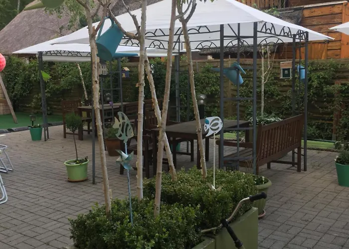 Patio Alojamento de Acomodação e Pequeno-almoço Łukęcin