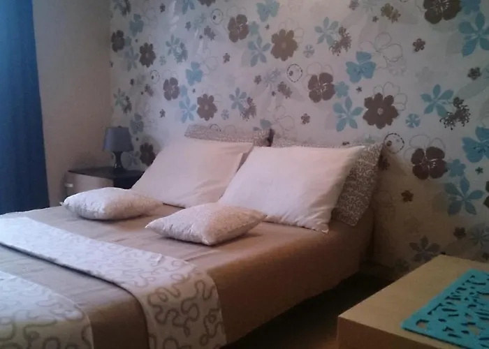 Patio Bed & Breakfast 3*